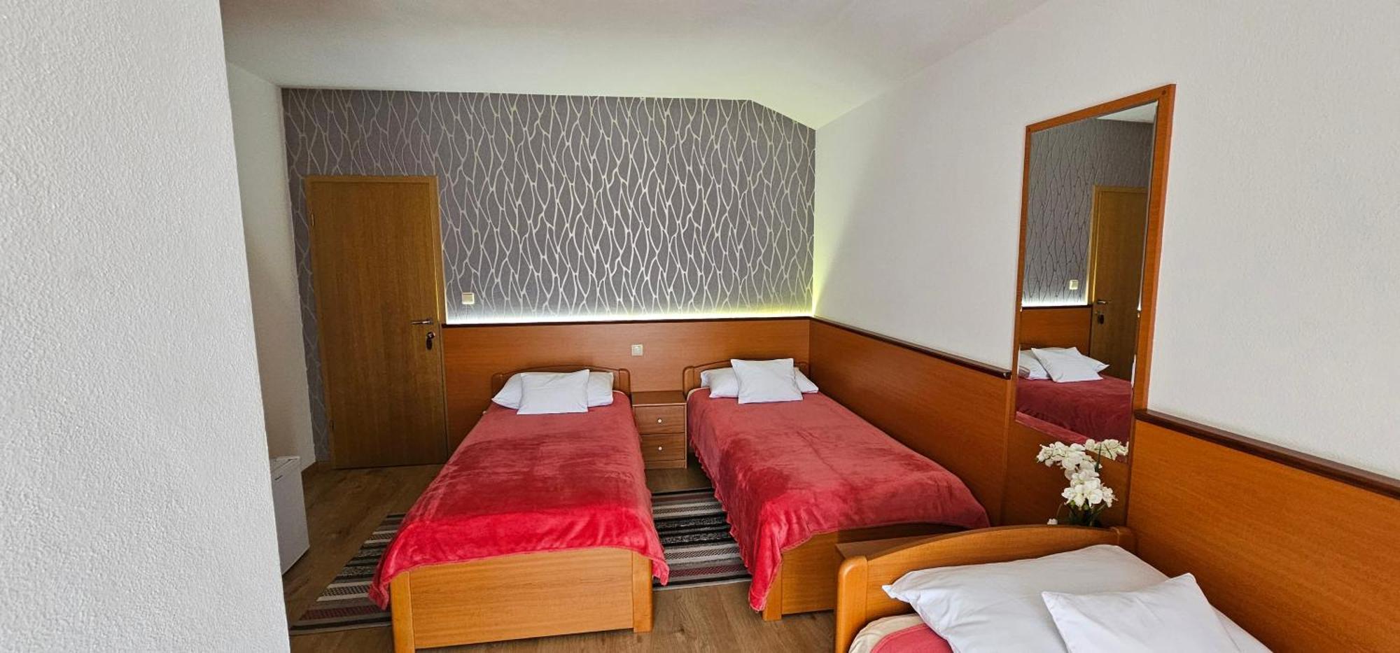 Sobe/Rooms Riva Zara Esterno foto